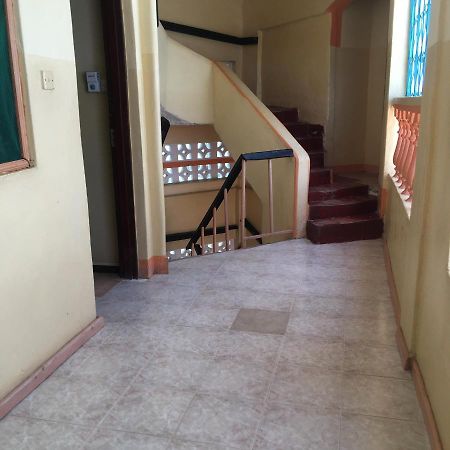 Diani Travellers Guest House Ukunda Dış mekan fotoğraf