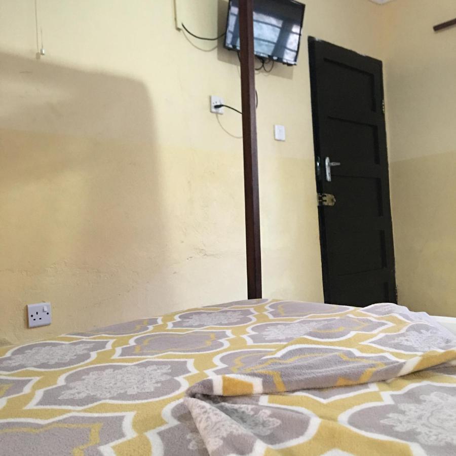 Diani Travellers Guest House Ukunda Dış mekan fotoğraf