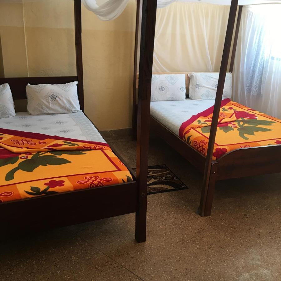 Diani Travellers Guest House Ukunda Dış mekan fotoğraf