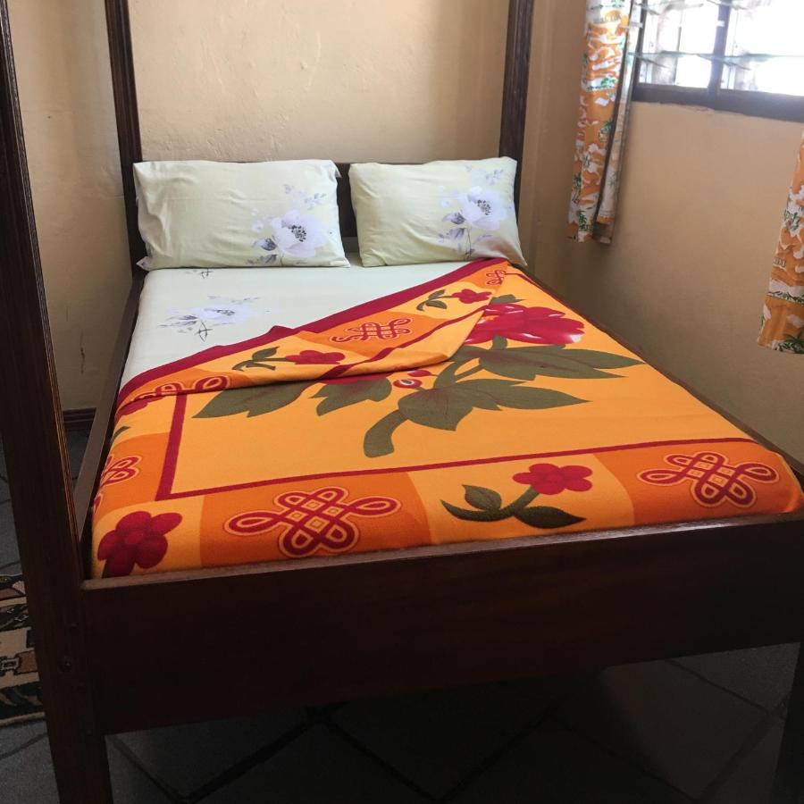 Diani Travellers Guest House Ukunda Dış mekan fotoğraf