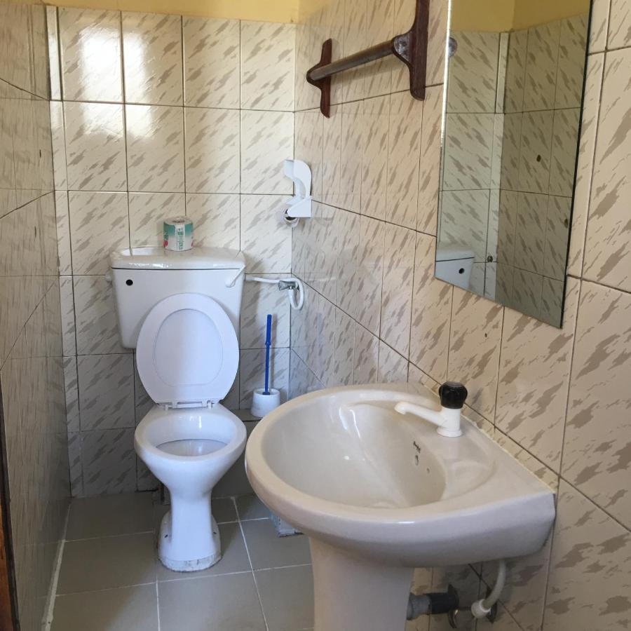 Diani Travellers Guest House Ukunda Dış mekan fotoğraf